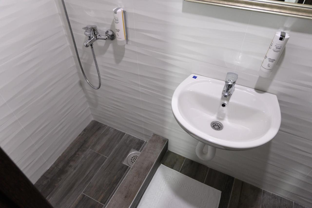 Hotel Jezero Kudrec à Smederevska Palanka Extérieur photo