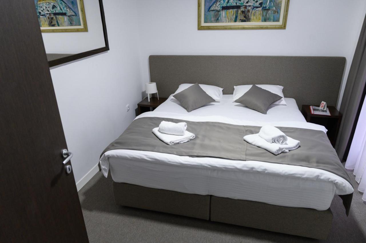 Hotel Jezero Kudrec à Smederevska Palanka Extérieur photo
