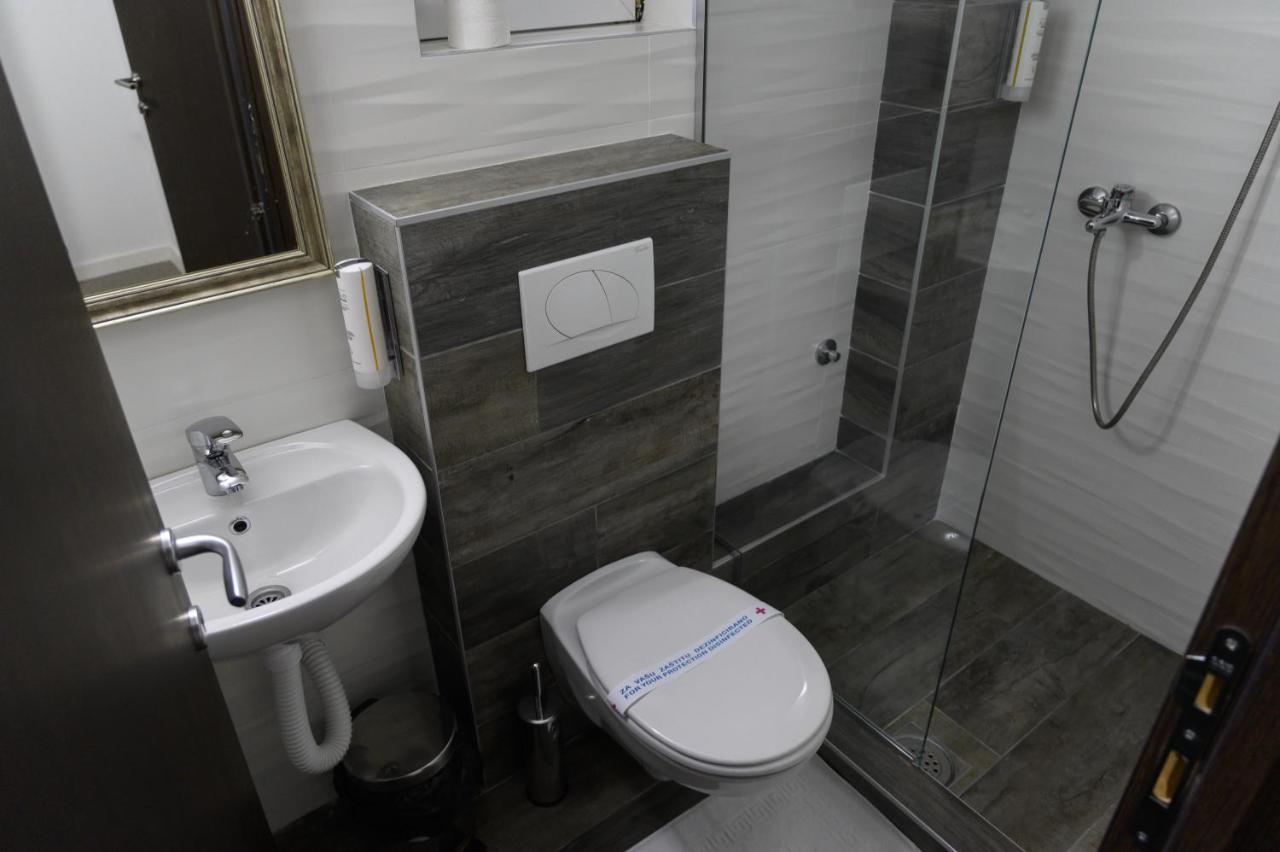 Hotel Jezero Kudrec à Smederevska Palanka Extérieur photo